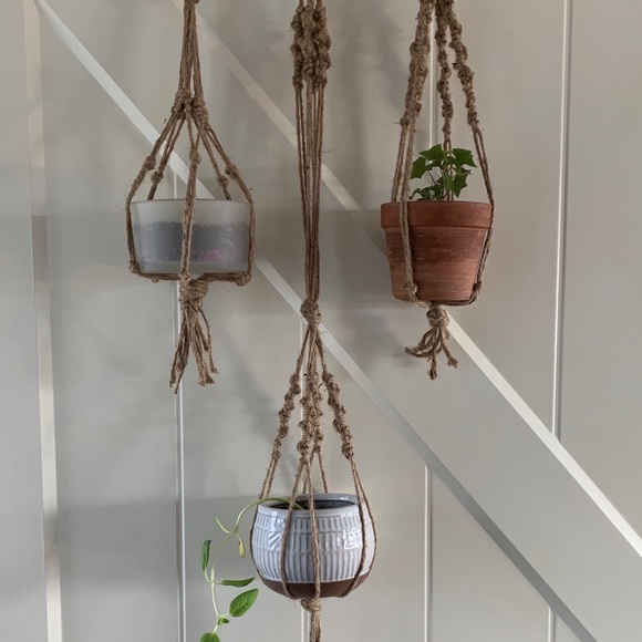 Macrame Plant Hanger - Picture 1 of 7